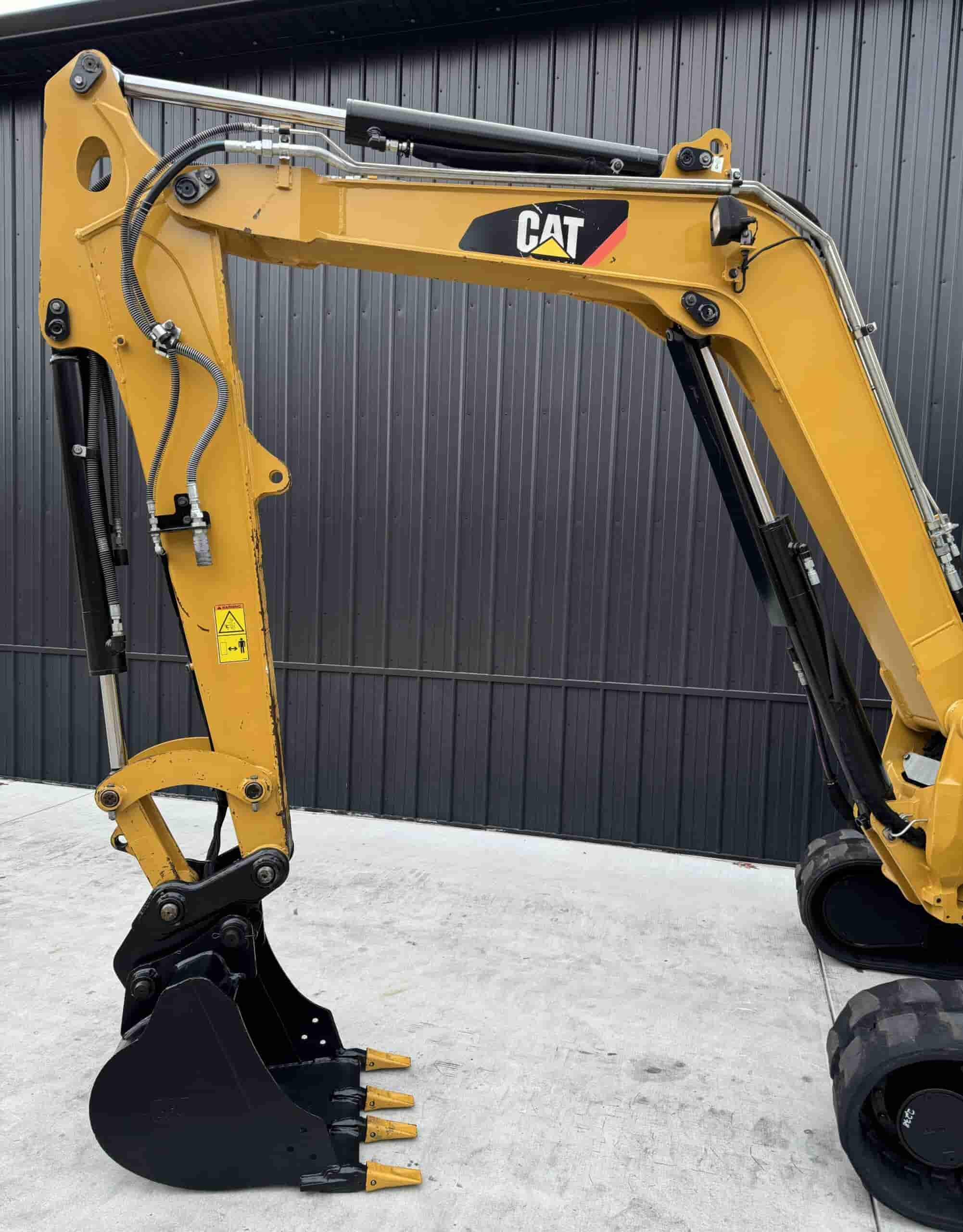 2018 CAT 305E2 CLEAN
